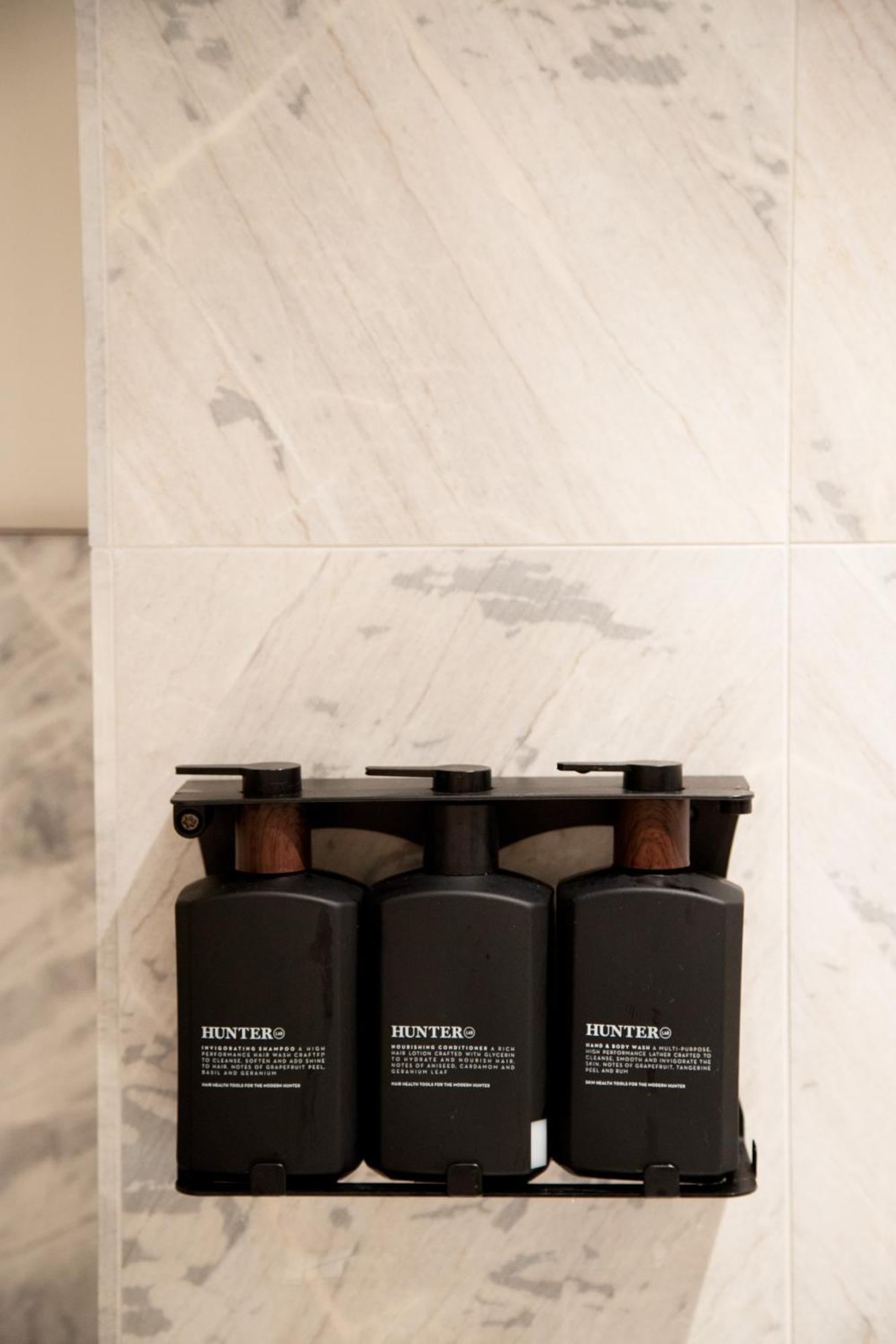 202 Elizabeth Otel Sidney Dış mekan fotoğraf Soap dispensers